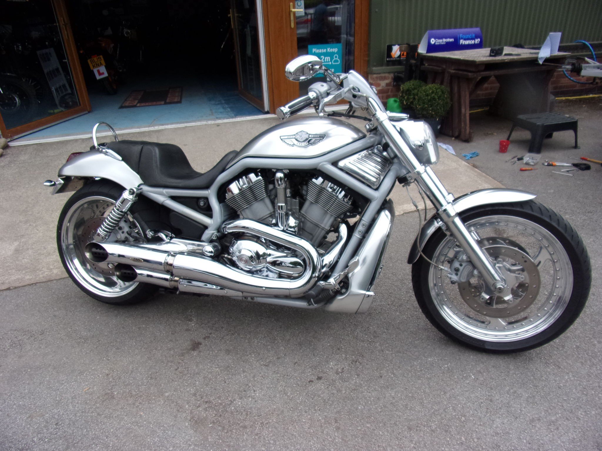 2003 v rod shop custom